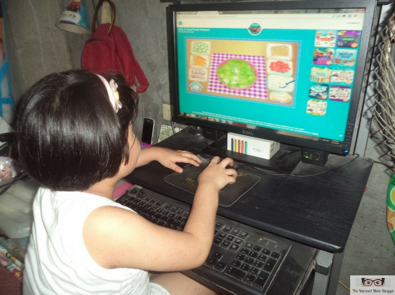 Carlee playing on desktop_with watermark